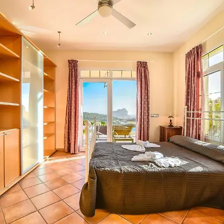 Eden - Plusholidays Willa Calpe